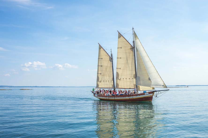 Sailing ship in R v Dudley and Stephens